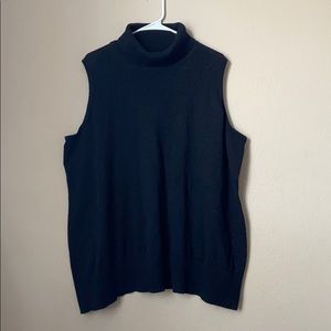 Sleeveless turtleneck